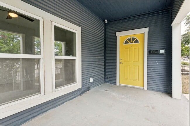 Building Photo - 1201 S Palmetto St