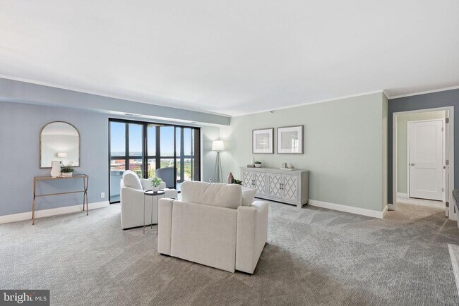 Foto del edificio - 1600 N Oak St