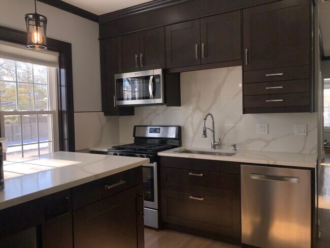 Foto del edificio - 4602 N Kenton Ave