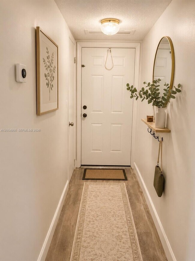 Foto del edificio - 7960 N Colony Cir