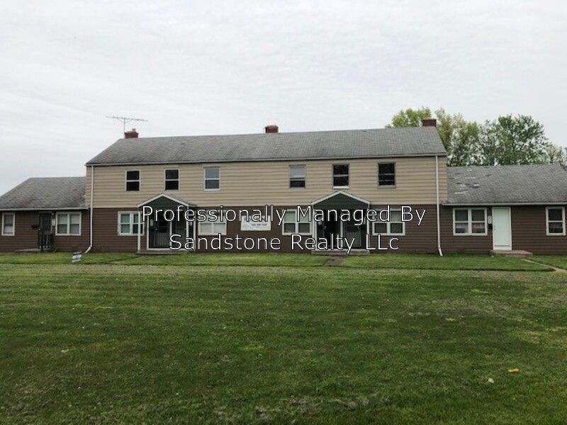 Primary Photo - 900-910 S Central Dr