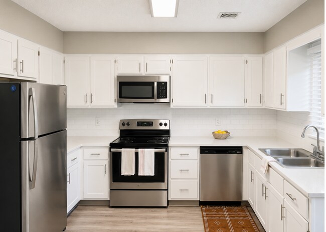 Foto del edificio - Windsong Townhomes