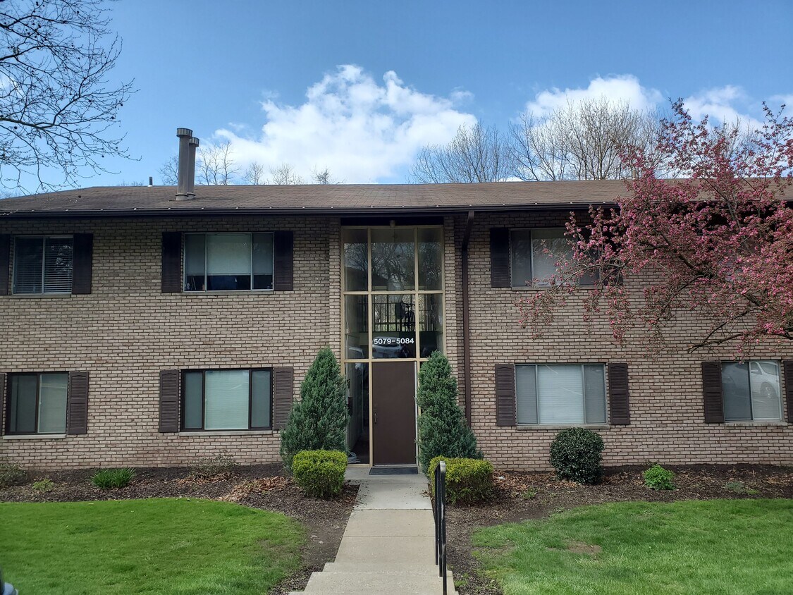 5080 Sanlin Dr Unit 5080, Coraopolis, PA 15108 Condo for Rent in