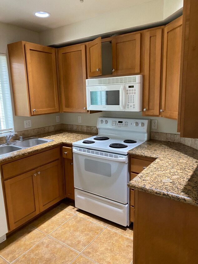 Photo - 9090 Ravenna Ave NE (Seattle, WA)