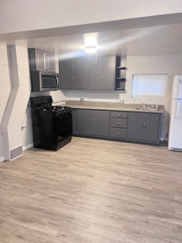 313 Cottage Ct, Champaign, IL 61820 Condo for Rent in Champaign, IL