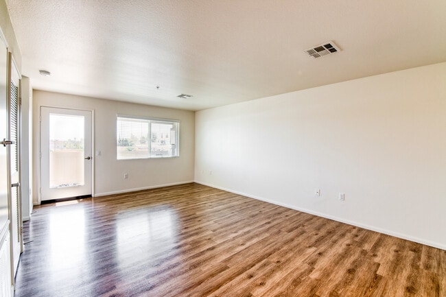 Building Photo - Bella Vita Apartments