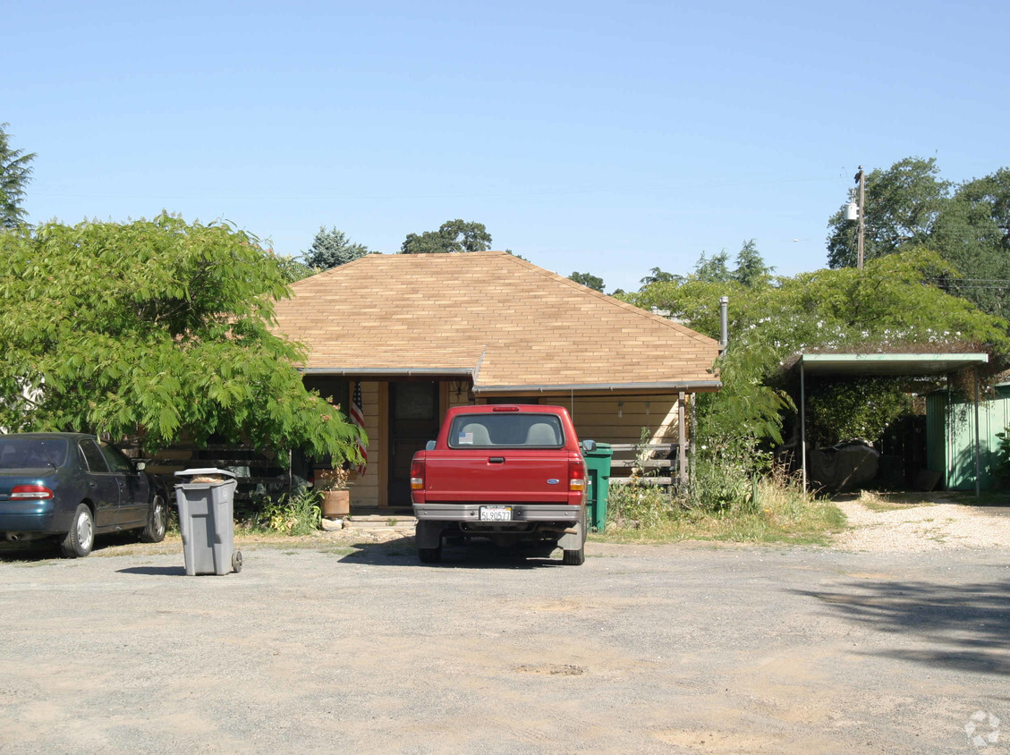 Primary Photo - 171 Siesta Way