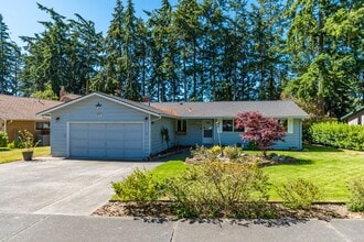 Building Photo - 899 SW 13th Ave