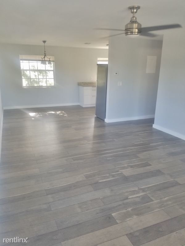 Foto del edificio - 1425 NE 56th St