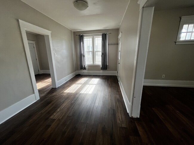 Building Photo - 202 Collingwood St