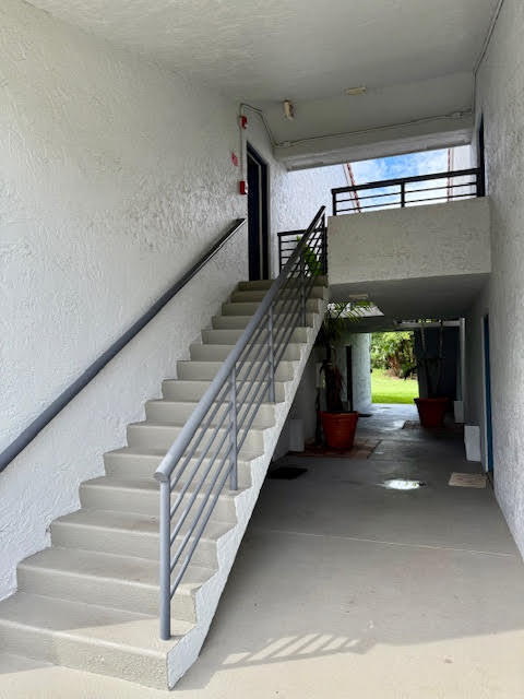 Foto del edificio - 741 Lyons Rd