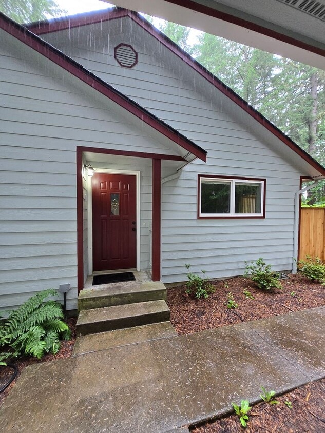 Primary Photo - 114 N Prairie Rd