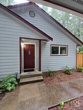 Building Photo - 114 N Prairie Rd