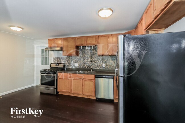 Foto del edificio - 2296 Lakewood Dr NW