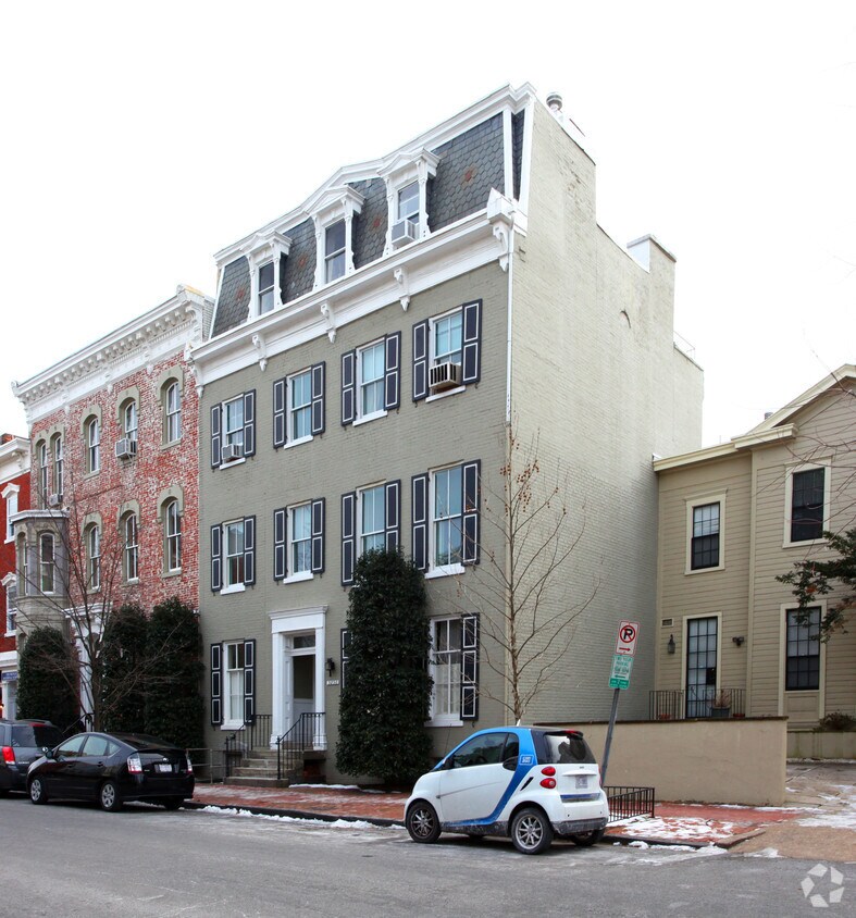 Primary Photo - 3230 N St NW