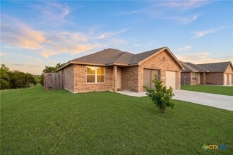 Building Photo - 539 Lost Trl