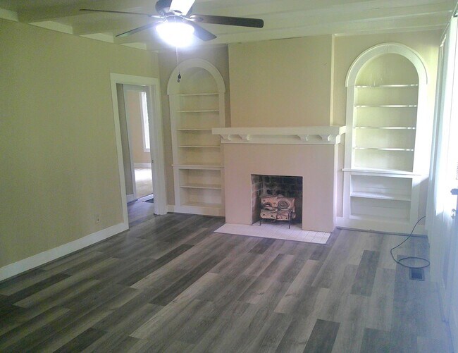 Building Photo - ****JUST REDUCED*****