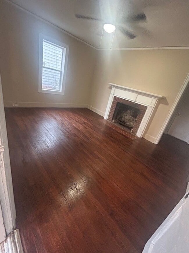 Building Photo - Ready to move