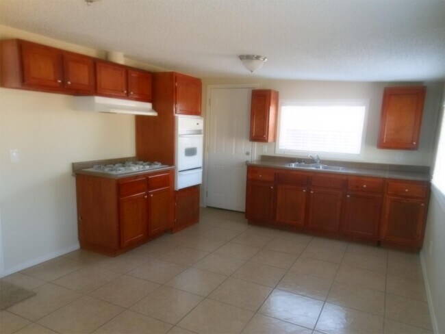 Foto del edificio - 17065 E Benbow St