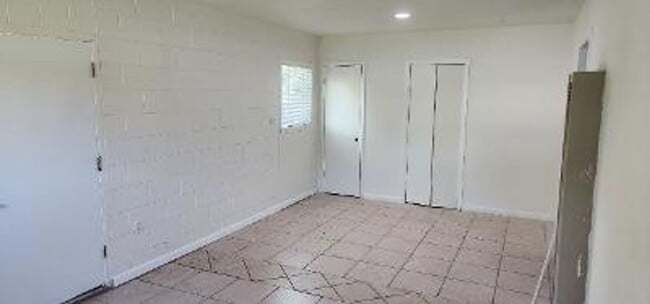Building Photo - Remodeled 1 bed, 1 bath.