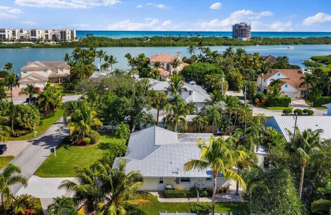 Foto del edificio - 3410 Harbor Rd S