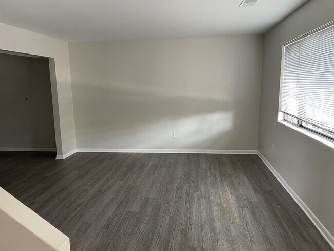 Photo - 147 Harvest Dr Townhome