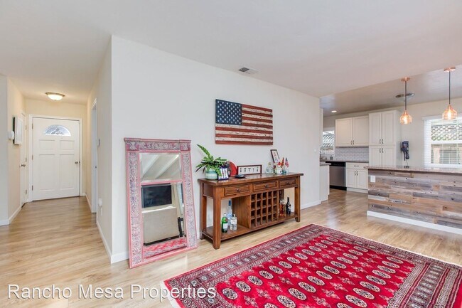 Building Photo - 3 br, 2 bath House - 6883 Mission Gorge Road