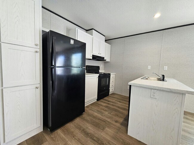 Building Photo - 507 Suwanee Dr
