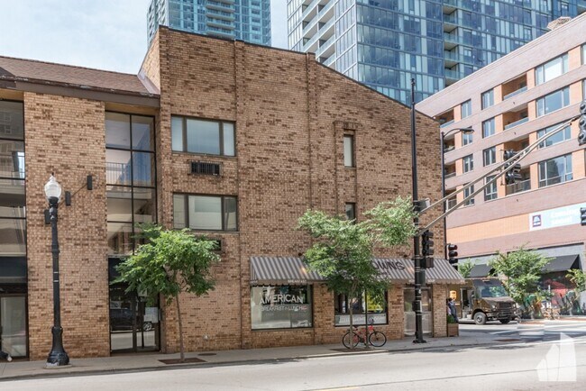 Building Photo - 163 W Division St