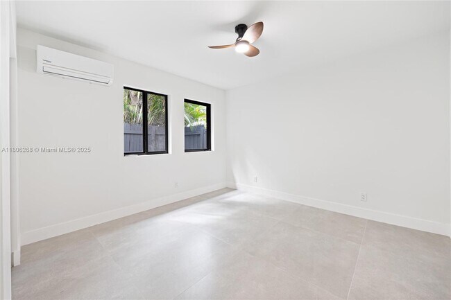 Foto del edificio - 3574 NW 12th St