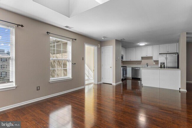 Foto del edificio - 312 River Birch Cir