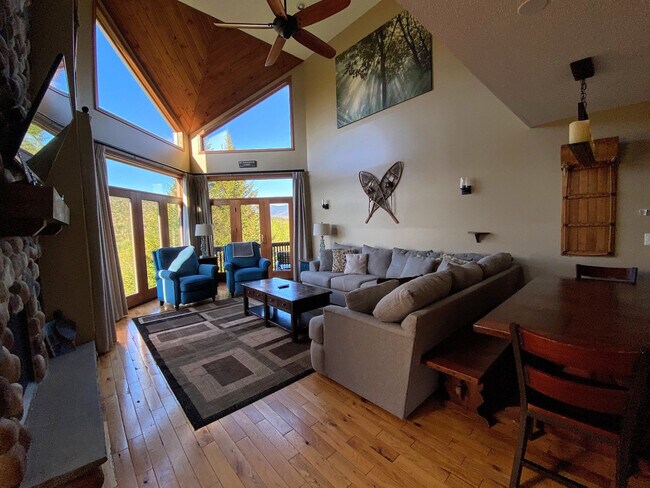 Foto del edificio - 287 Crawford Ridge Rd
