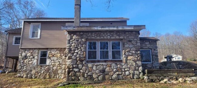 Building Photo - 296 Roosa Gap Rd