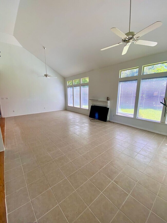 Foto del edificio - ** NEW GREENACRES PLACE 3/2 HOME **