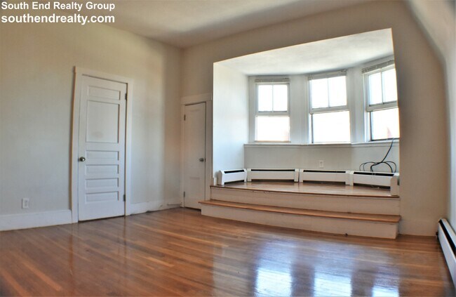 Building Photo - 694 Tremont St