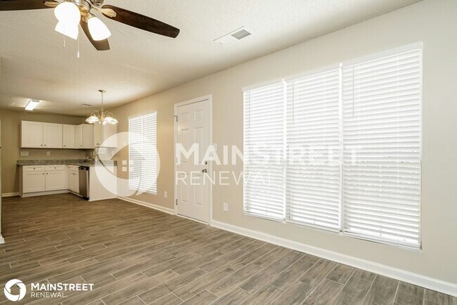 Foto del edificio - 824 Carlingford Pl
