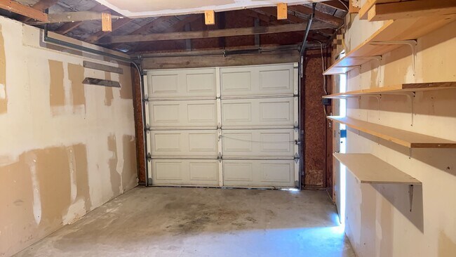 Foto del edificio - Two Bedroom, One bathroom, Pet Friendly Ho...