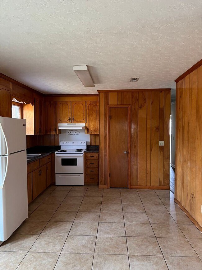 Building Photo - 3 br, 2 bath House - 114 Glenwood Ln