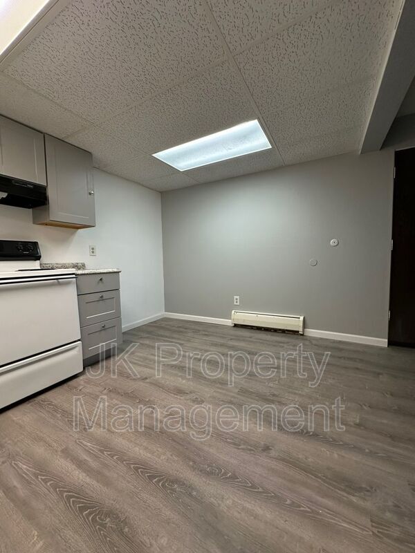 Foto del edificio - 1122 1st Ave SW