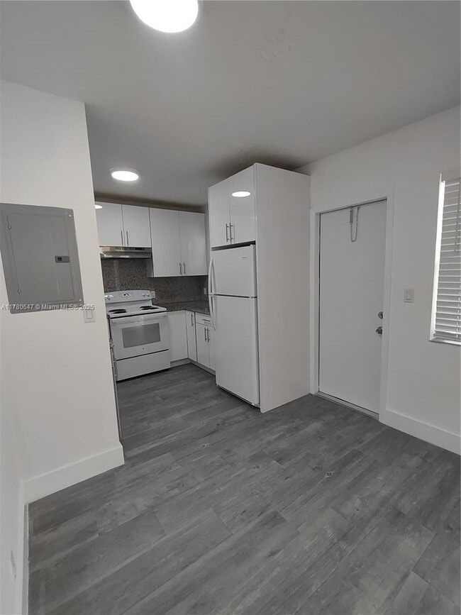 2 bedroom in North Miami FL 33181 - 2 bedroom in North Miami FL 33181 House
