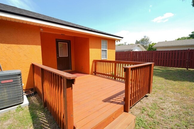 Foto del edificio - 3178 N Ridge Rd