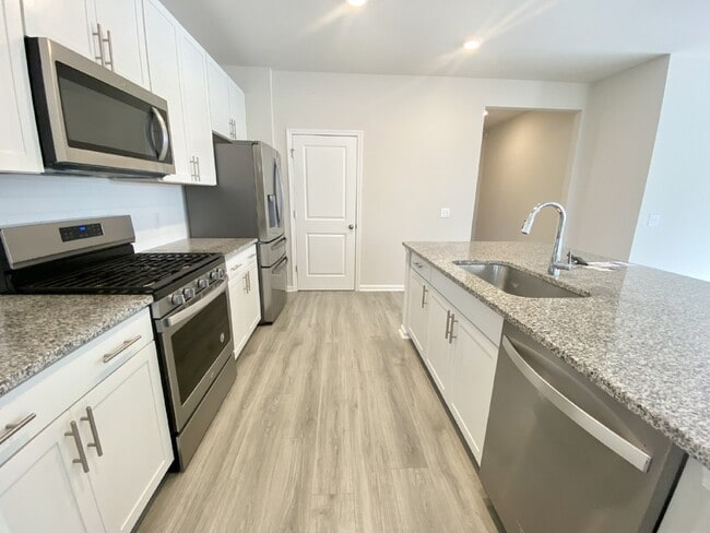 Building Photo - Home for Rent in The Reserve at Cypress Ri...