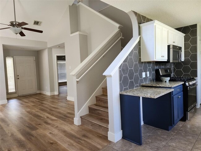 Building Photo - 1324 Davis Mountain Loop