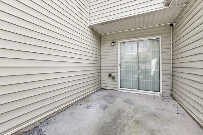 Building Photo - Modern Living in the Heart of SW Atlanta!