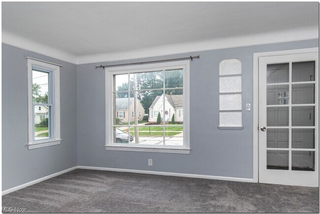 Foto del edificio - 1413 Mayfield Ridge Rd