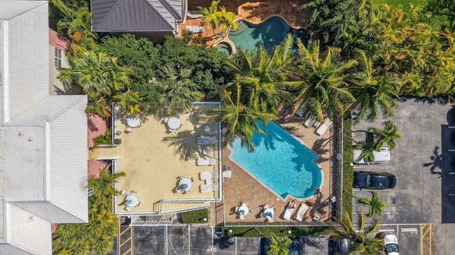 Building Photo - 2424 SE 17th St