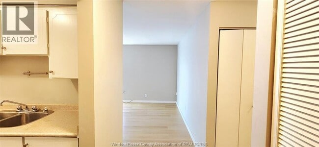 Photo du bâtiment - 3900 Wyandotte St E