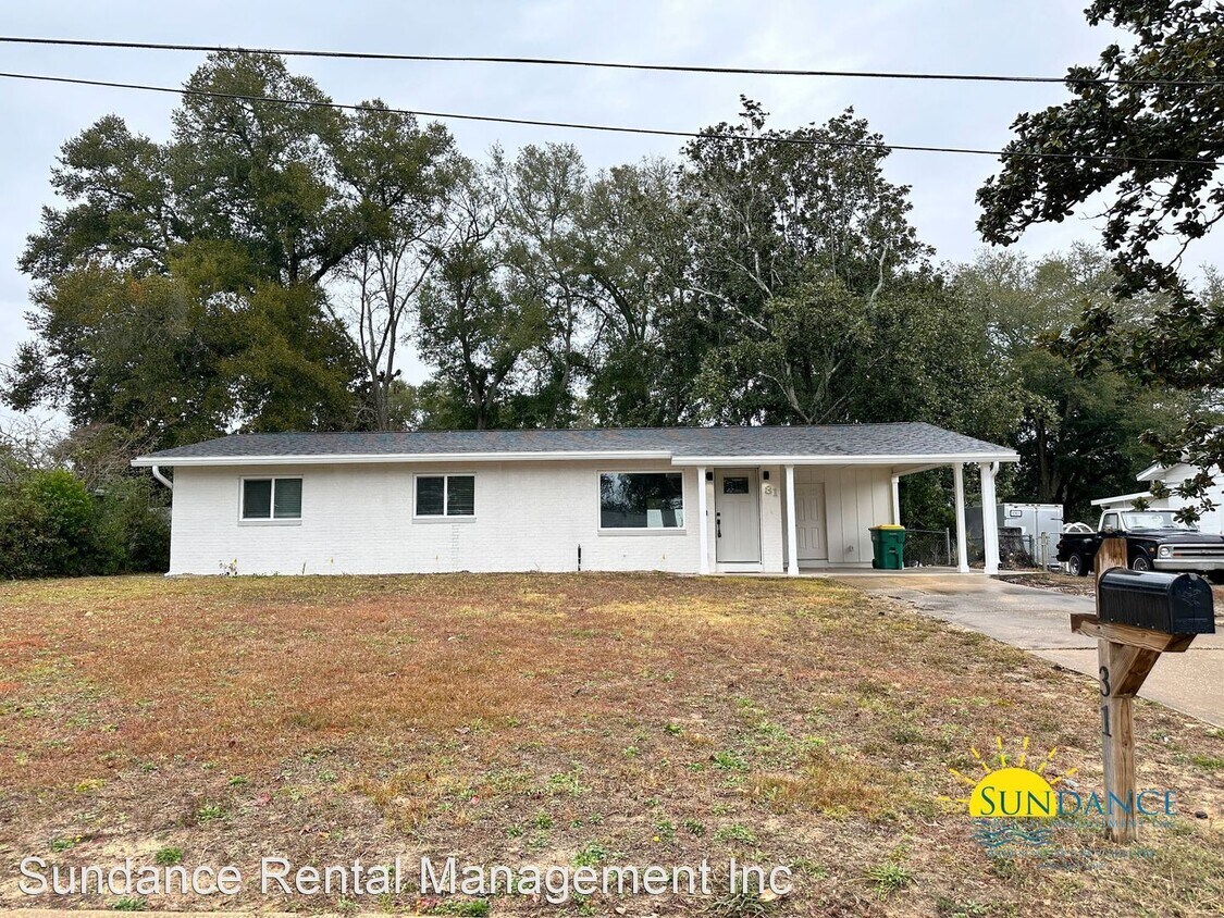 Primary Photo - 3 br, 1.5 bath House - 31 Overstreet Drive