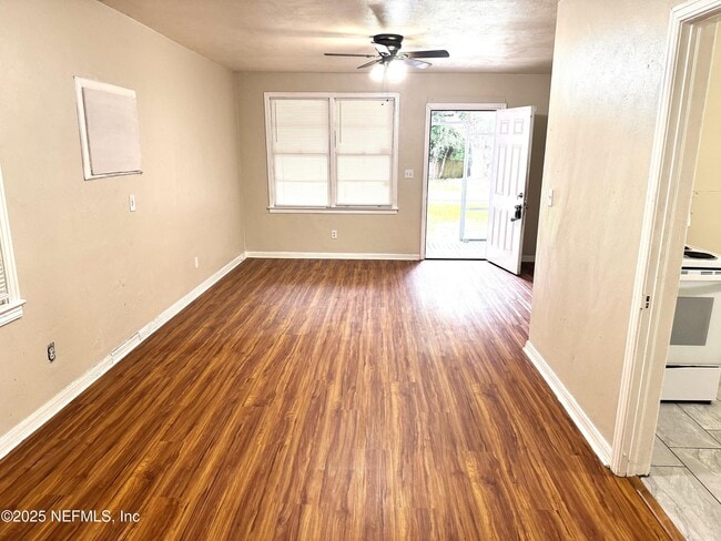 Building Photo - 763 Gardenia Ln