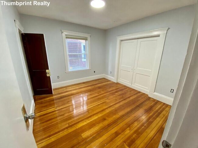Building Photo - 3 bedroom in Boston MA 02124